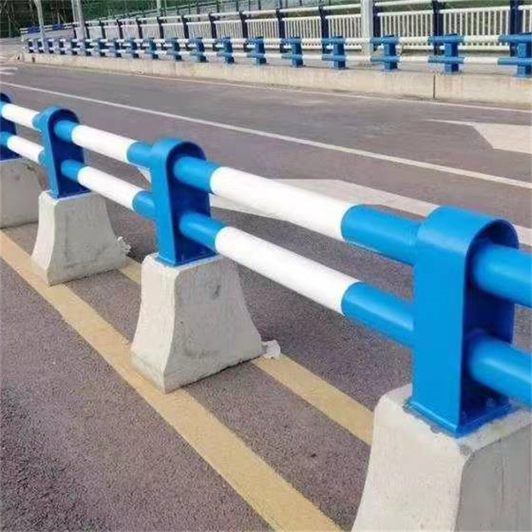 雅安水泥墩防撞护栏